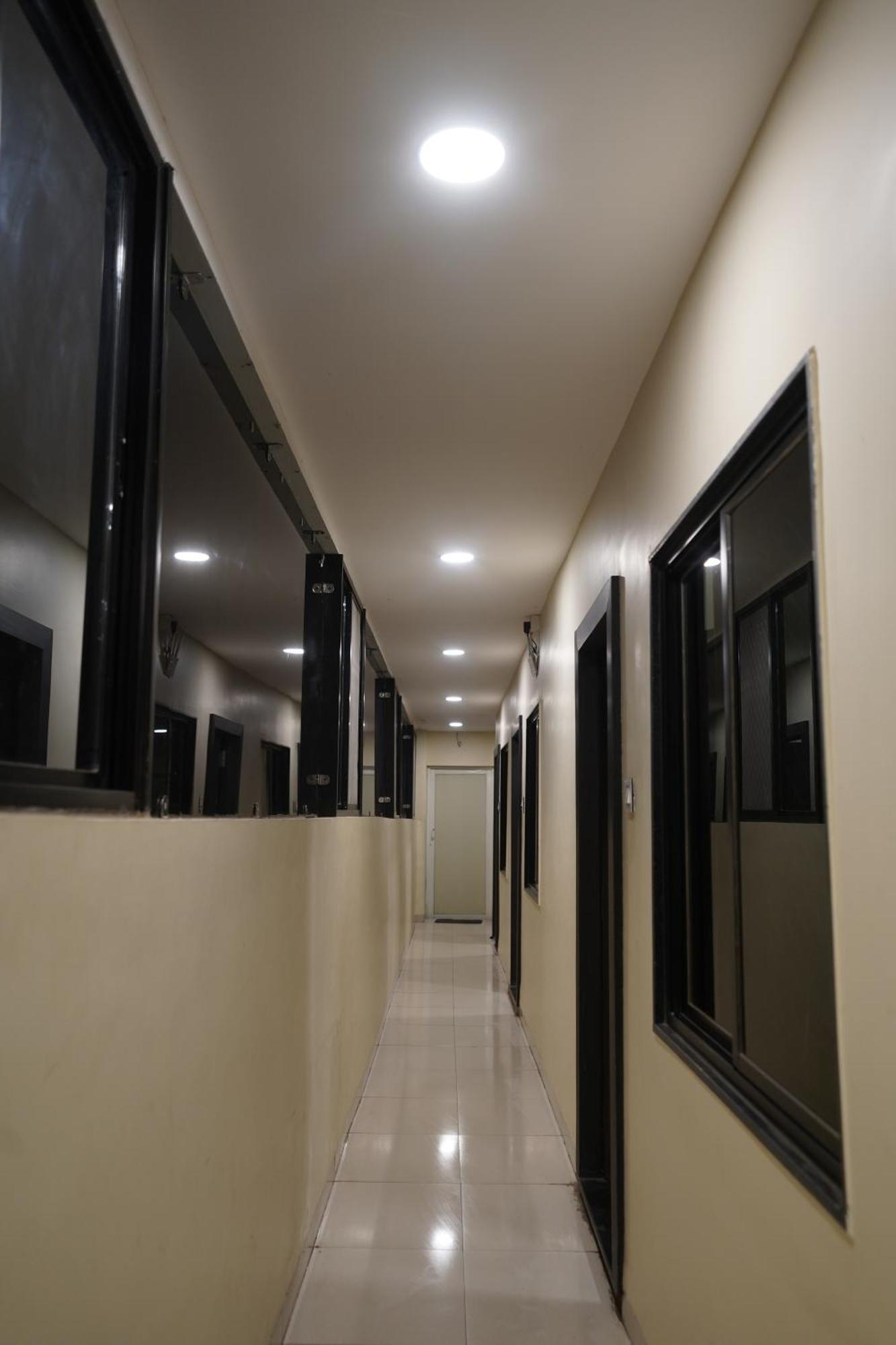 Hotel Dev Kripa اوجاين المظهر الخارجي الصورة