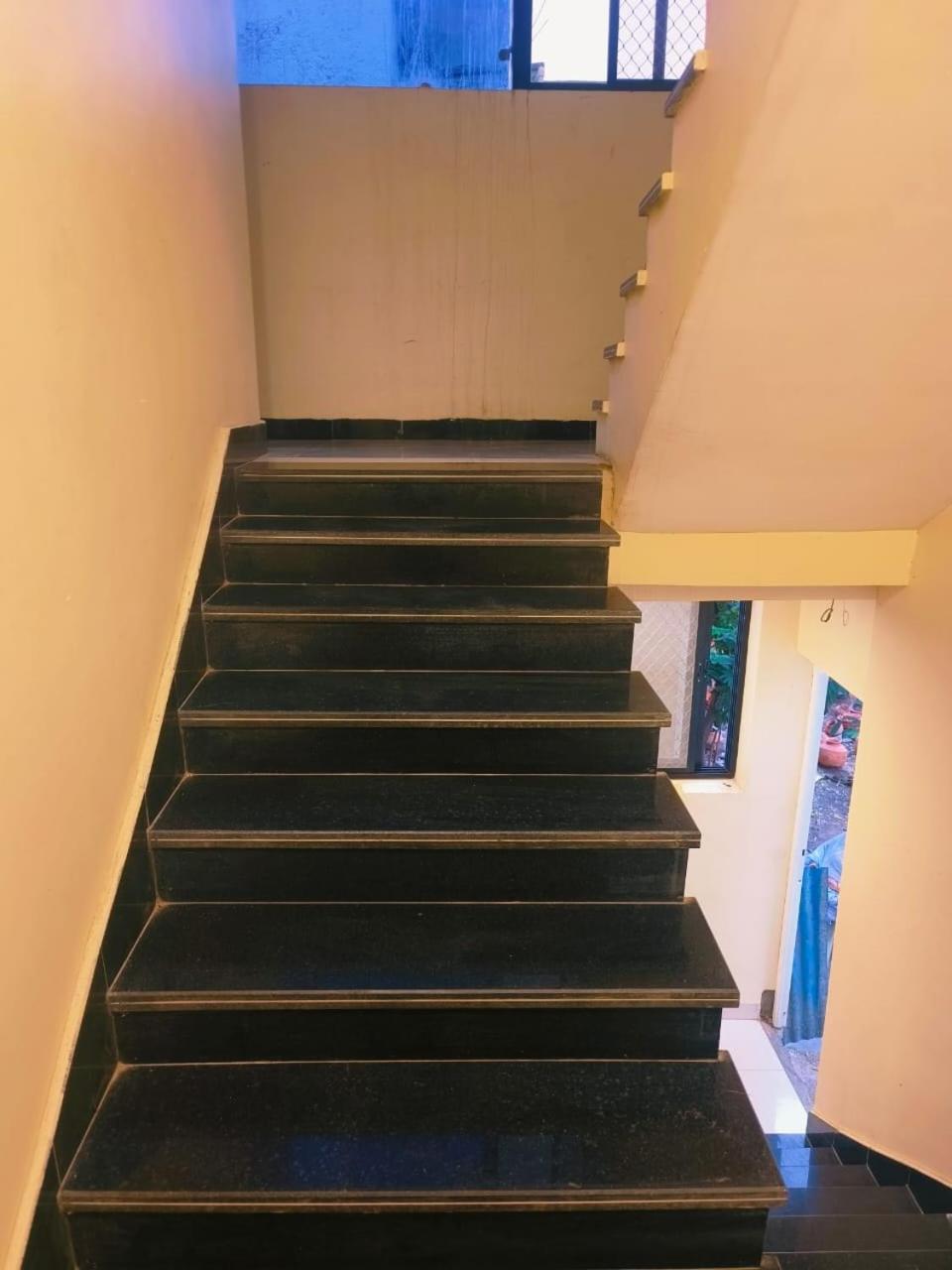Hotel Dev Kripa اوجاين المظهر الخارجي الصورة